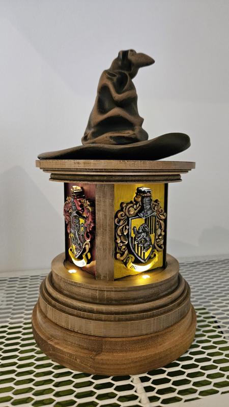 Decorative Hogwarts houses & Sorting Hat