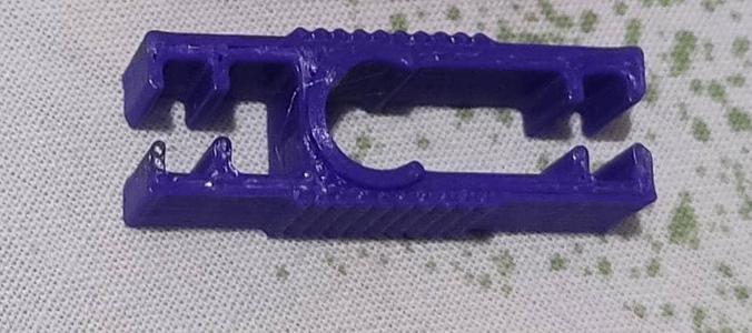 Fuse extractor