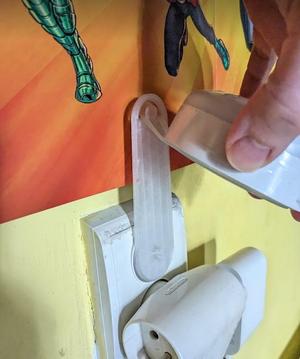 Xiaomi Mi Motion-Activated Night Light hanger