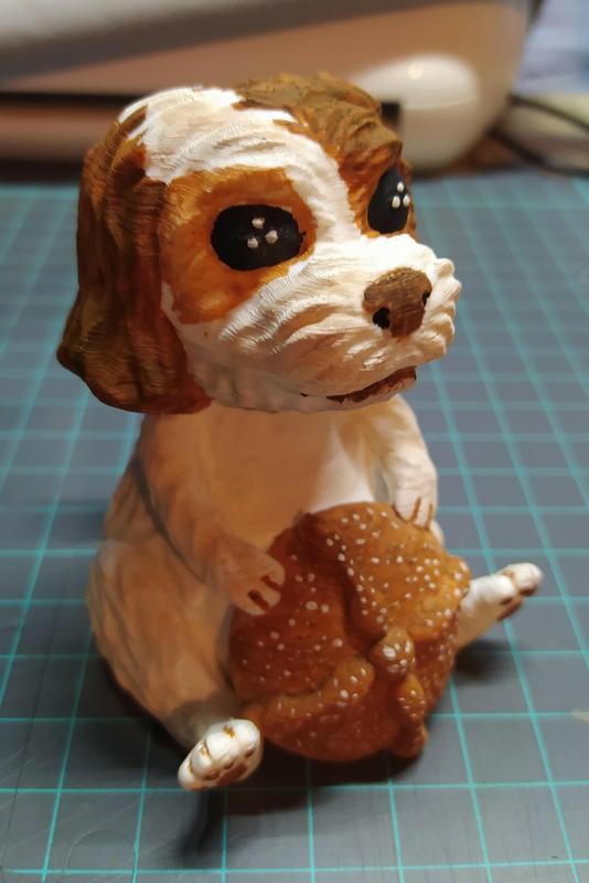 Perrito con ¨pan de muerto¨ (puppy with bread of the dead)