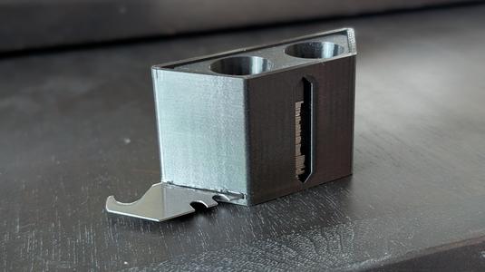 Utility Blade Storage and Dispenser