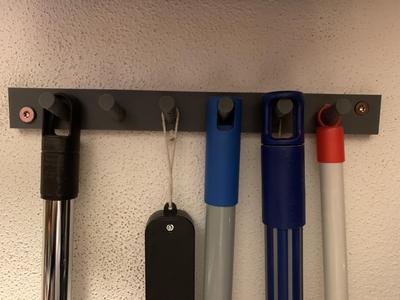 Broom wall hook - Halter Abstellkammer