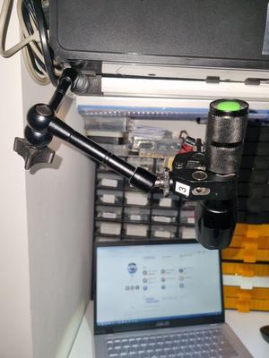 Added mounting point for magic arm