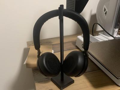 Headphone support 