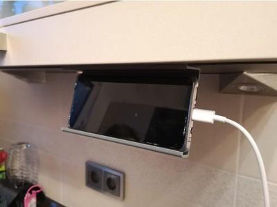 Wall cupboard mobile mount