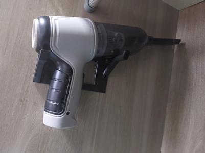 wall mount vacuum