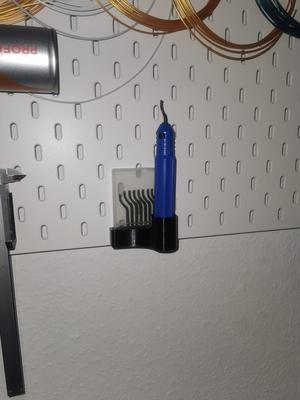 Skadis holder for deburring tool