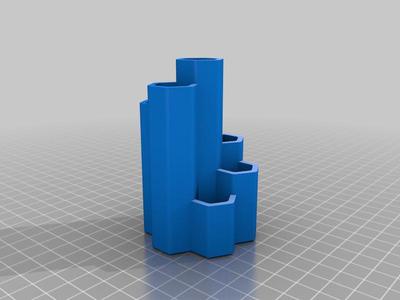 Honeycomb pen holder