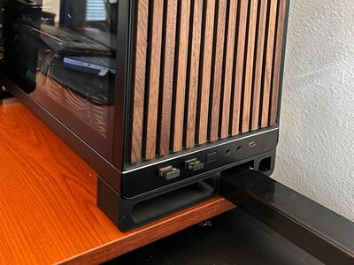 Lian Li A3-MATX leg risers