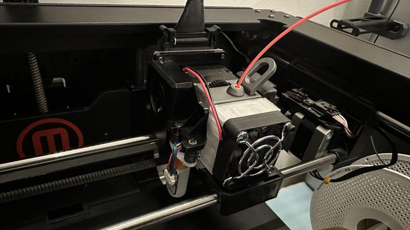 Maker Bot Replicator 2 Mounting Bracket