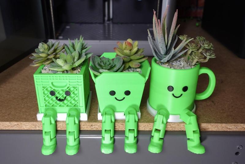 Articulated Planter Pots (Smiley Face)