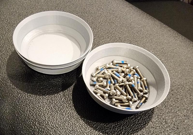 #0083 Nesting Small Parts Tray (Round) - Vase Mode