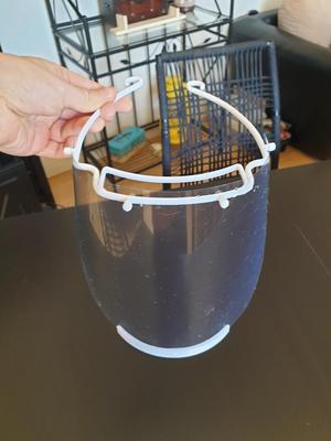 visière facile à imprimer qui tient avec des capuchons