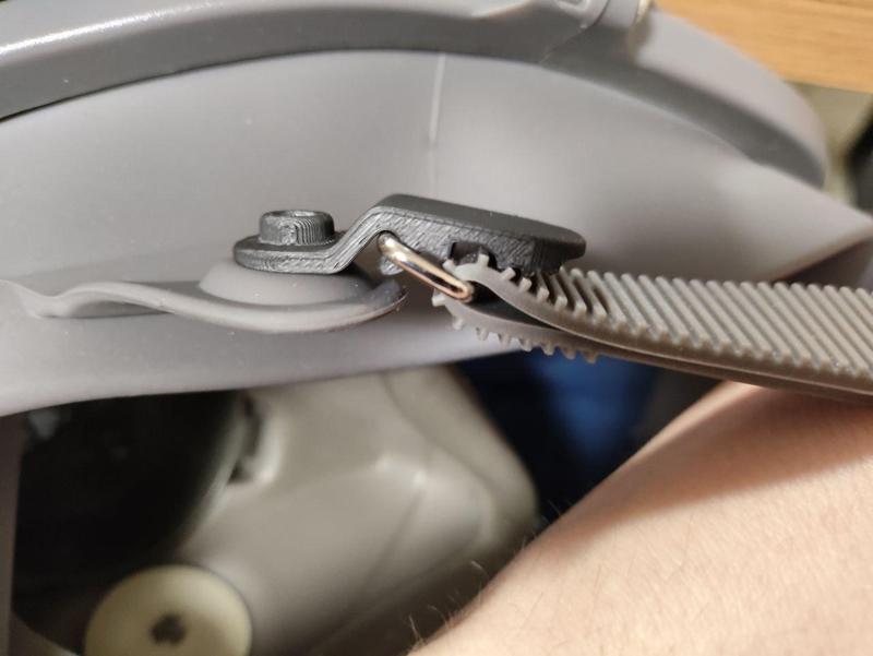 3M 6800 strap clip / strap retainer