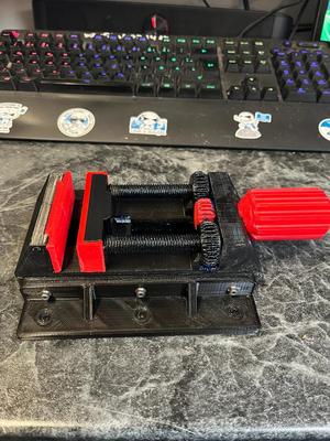 Base for the Vise to screw it on