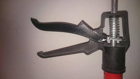 Handle for adjustable building support