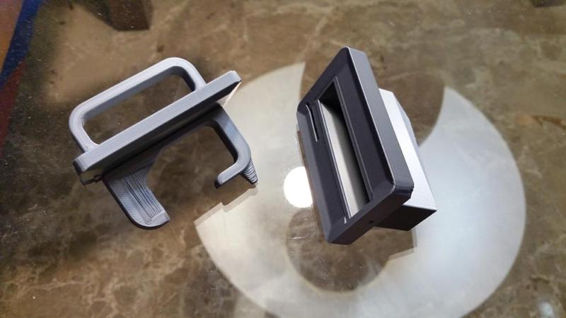 Door opener / button pusher, with cover-case / gancho para picaporte y pulsador, con funda