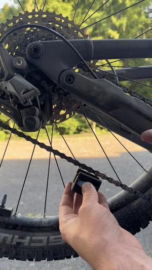 Bicycle Chain Cleaner with Interchangeable Toothbrush Heads