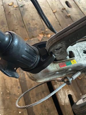 Humbaur plug holder | Car Trailer Plug Holder