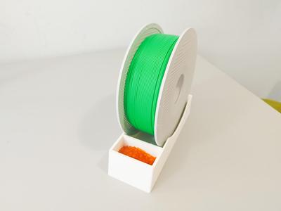 Coil holder with silica holder and clamp