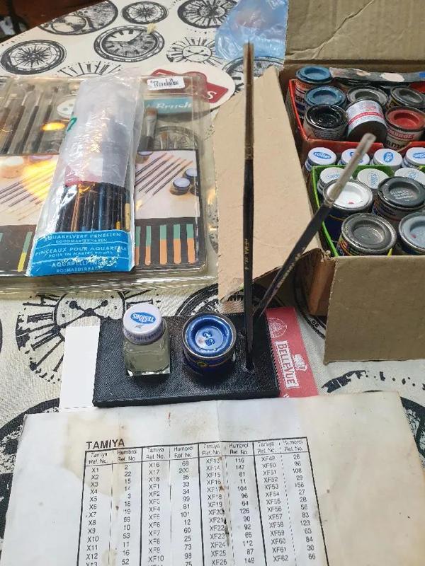 Model paint holder   