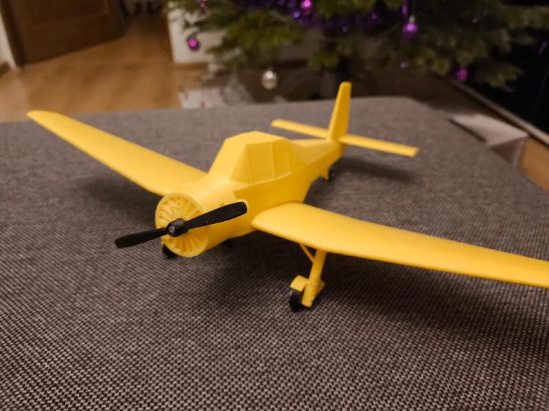 Letadlo cmelak / zlin z37 / dusty plane toy   