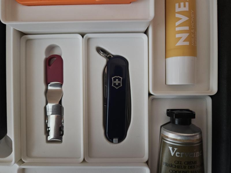 Gridfinity tray - swiss army knife victorinox classic sd
