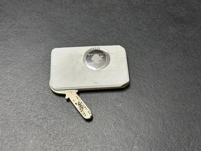 Small key wallet with AirTag