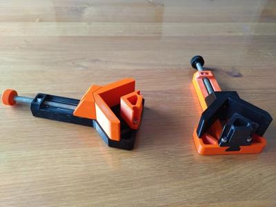 90° adapter with guide for corner clamp