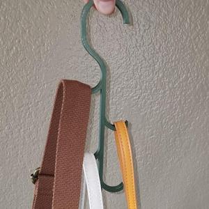 Six (6) Bag Handbag and Purse Closet Rod Hanger