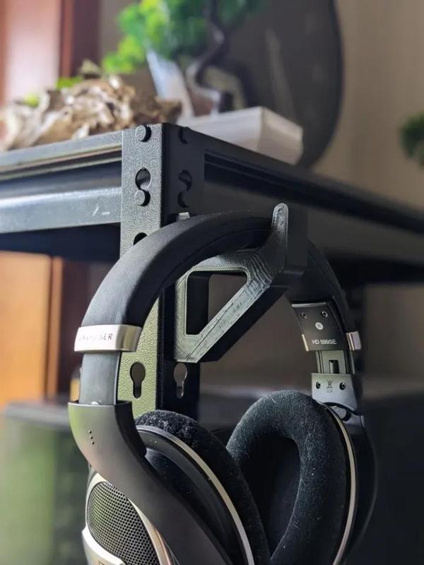 34mm Keyhole Hook - Stubby   