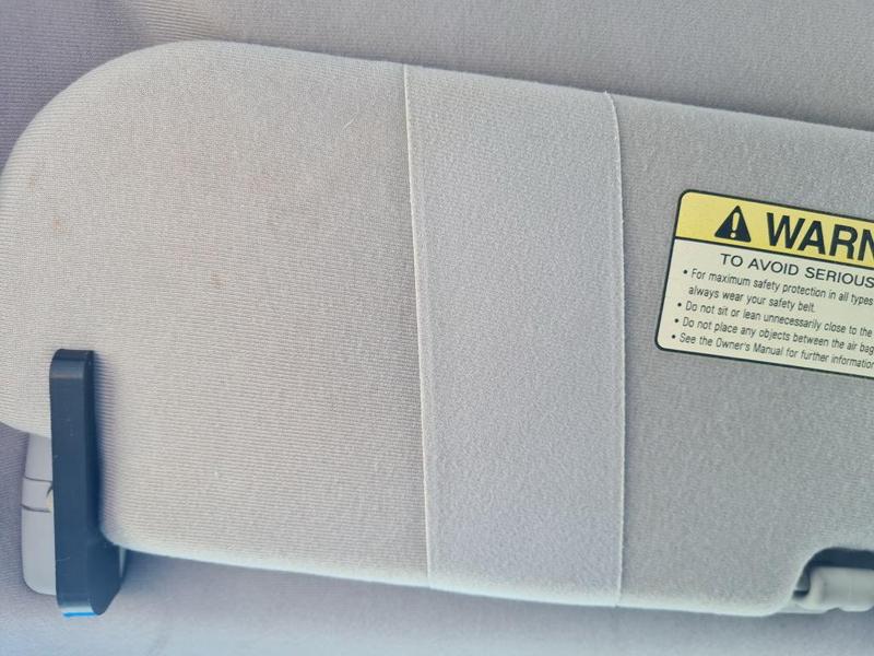 Kia sportage 2007 Sunvisor stopper