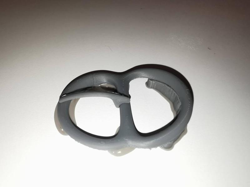 Fantasy belt buckle with tongue and rivet