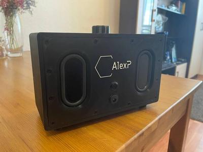 Bluetooth speaker for 4 speakers.