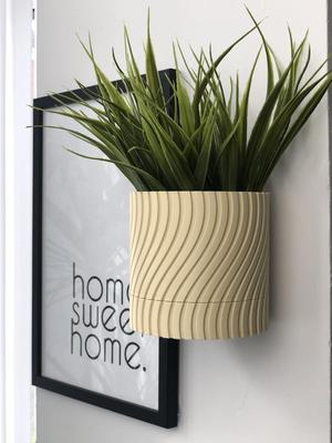 Wall Mount Plant Pot - Wavey
