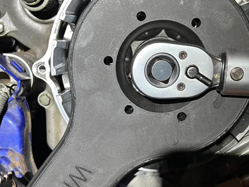 Yamaha WR450F clutch hub tool
