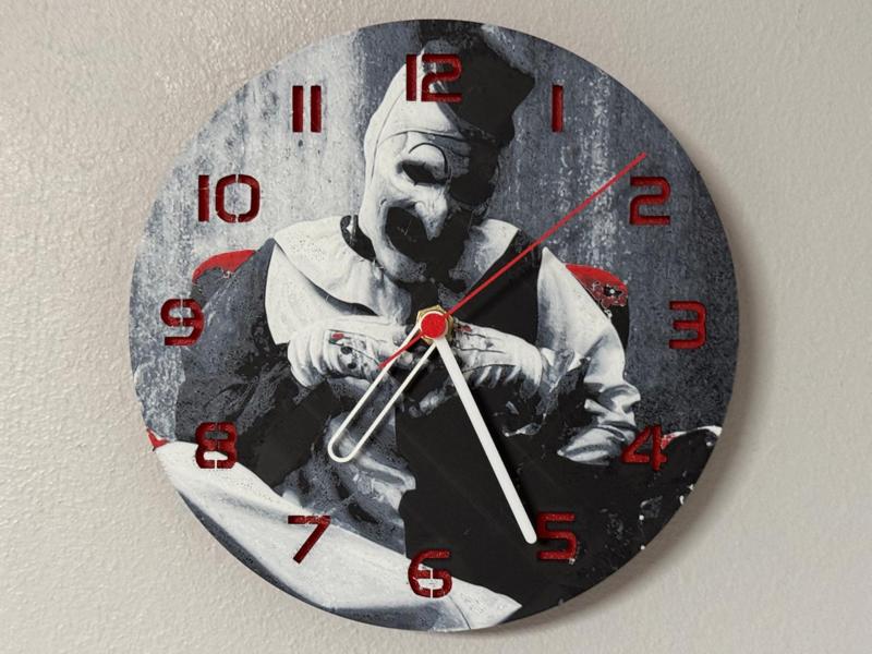 wall / desk clock Terrifier HueForge