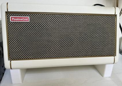 Spark 40 guitar amp raiser