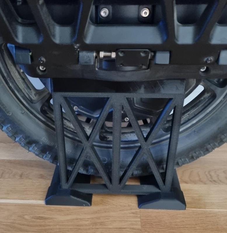 Lynx, Sherman L, Sherman S & Patton - Parking Stand