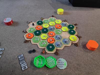 Settelers of Catan 2-6 Player Remix + Box