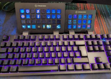Stream Deck Stand for Ducky One 2