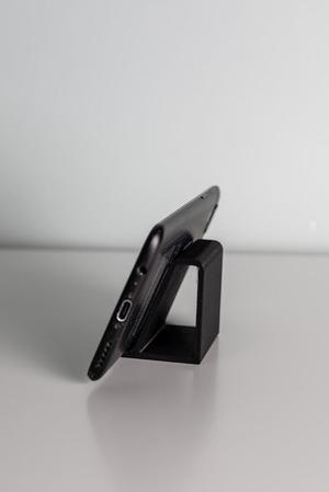 Smartphone stand