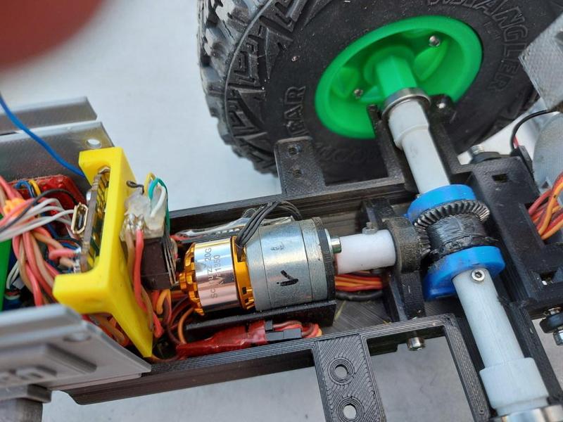 OpenRC Tractor - Brushless motor and Crawler tyre