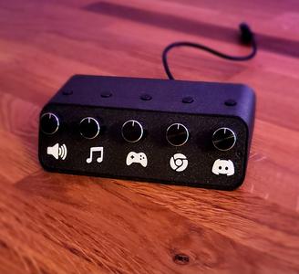 Desktop Volume Mixer - DeeJ