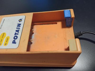 Hetronic charger spacer