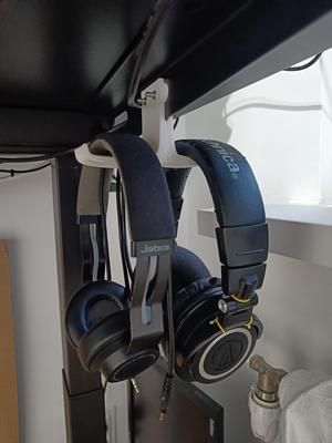 Double headphone holder for Ikea uppspel gaming desk
