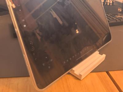 Simple iPad Pro stand (ugly, but stable) printable on a Mini