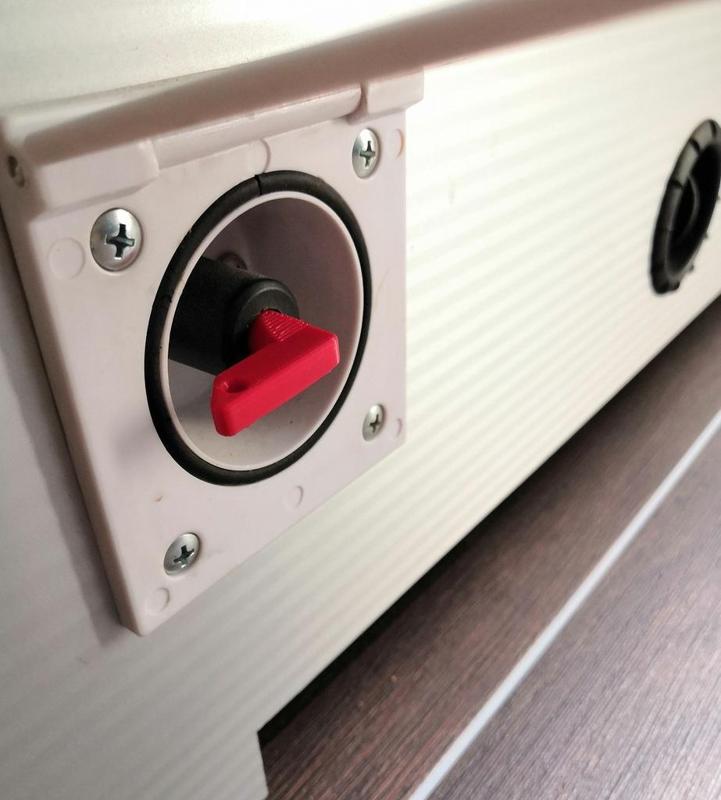 Battery disconnect switch key (Mover)