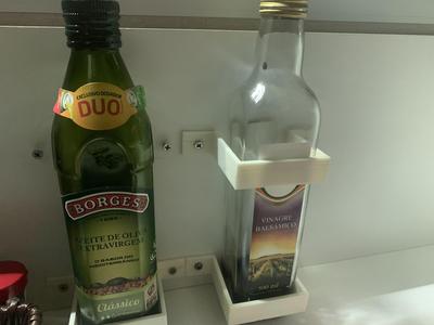 Vinegar and olive oil cabinet supports