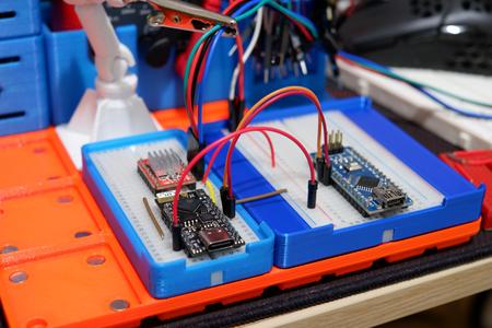 Gridfinity breadboard holders